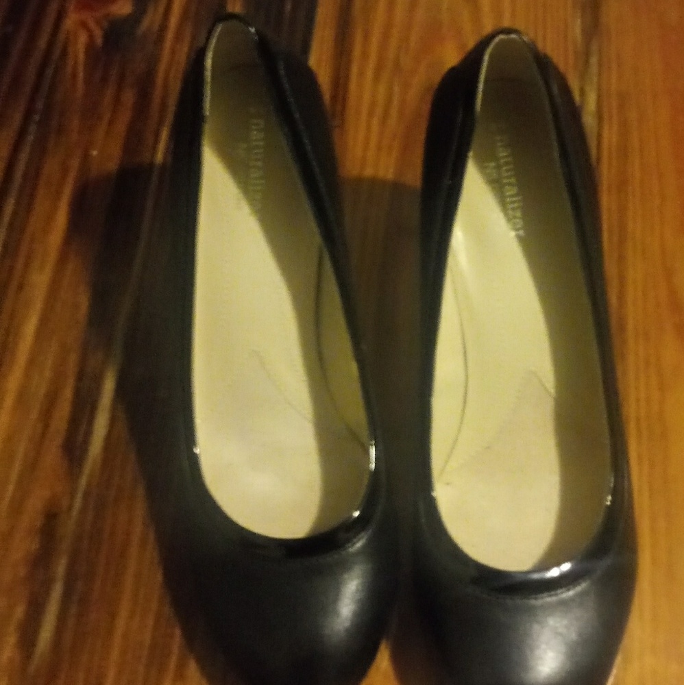 NATURALIZER SHOES - Picture 7 of 8